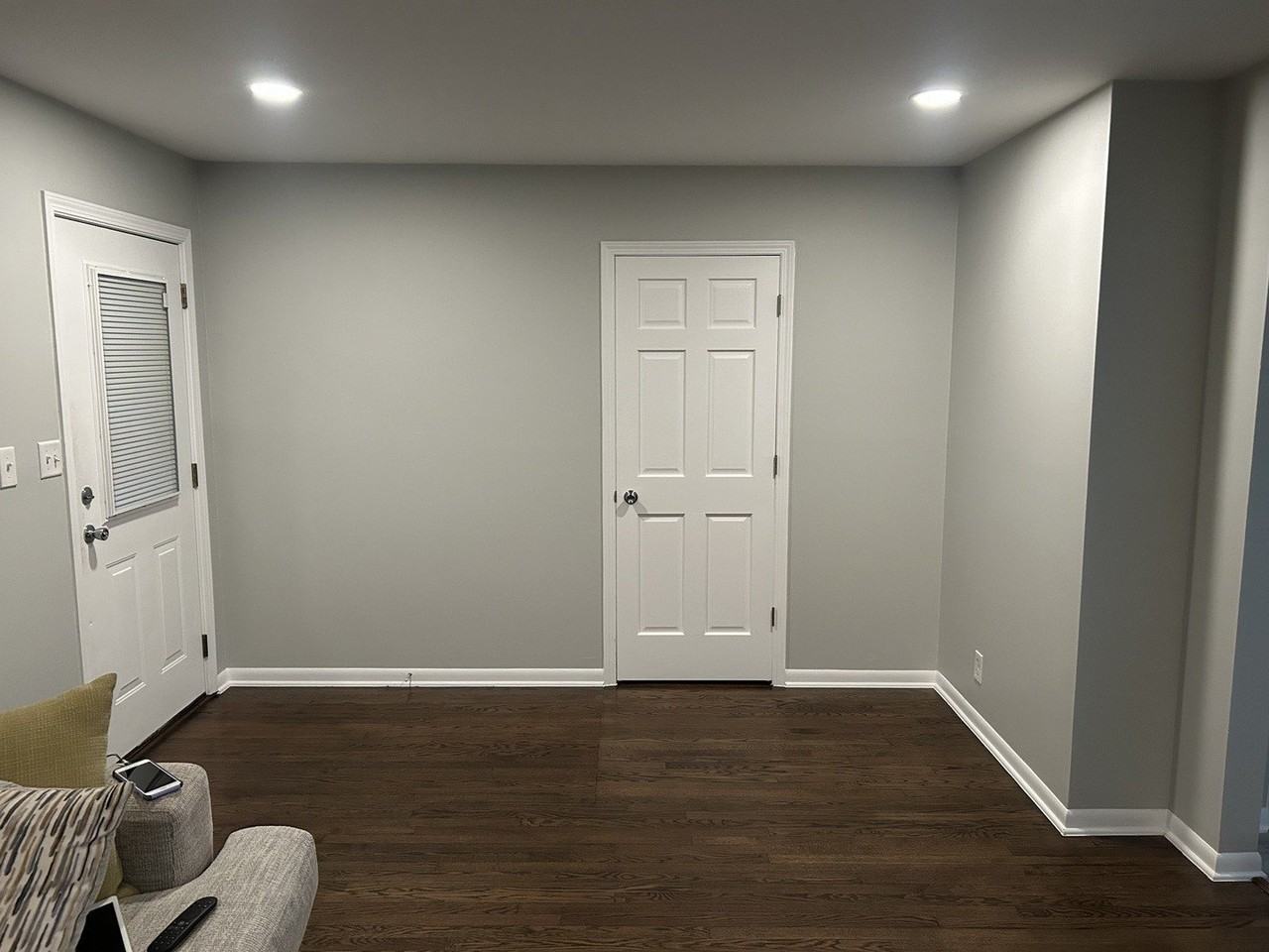 557 E Division St Unit 4 #4 - Photo 3 of 10