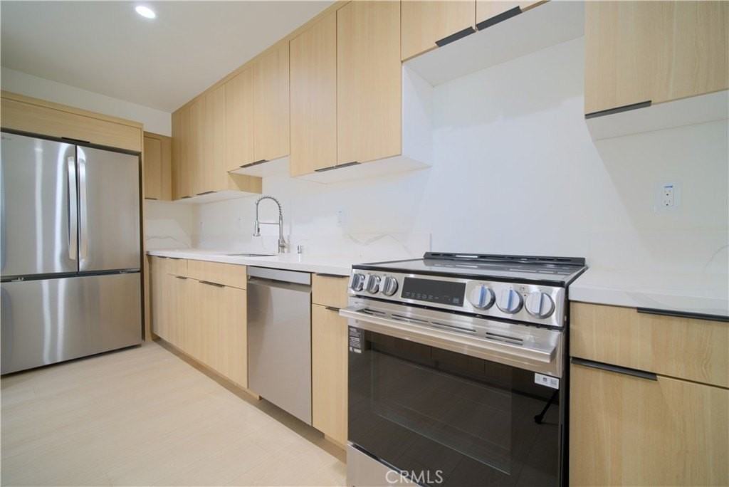 257 S Avenue 54 #1-2 - Photo 7 of 15