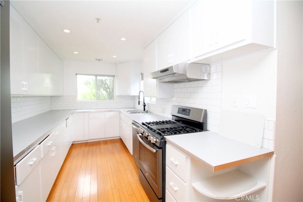 2930 Adkins Ave - Photo 4 of 20