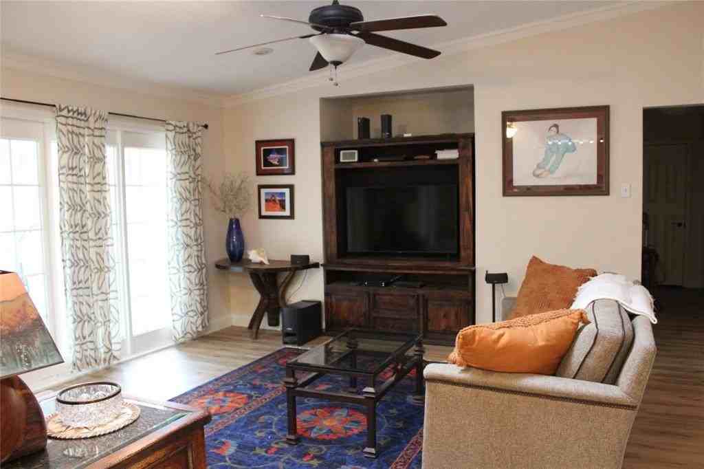 14312 Tanglewood Dr - Photo 5 of 16