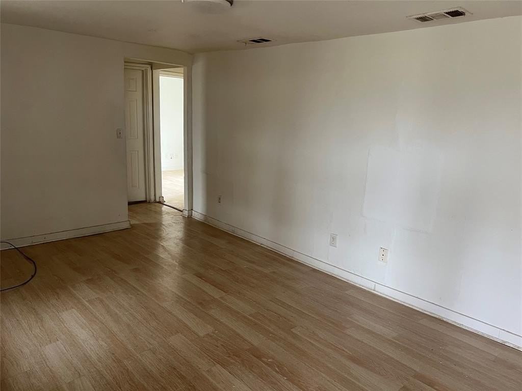 603 Mckinney St - Photo 7 of 14