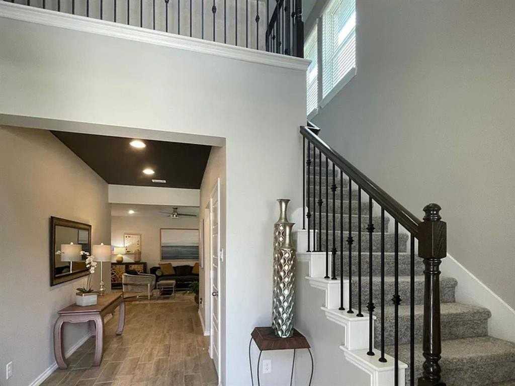 1700 Emilia Dr - Photo 5 of 10