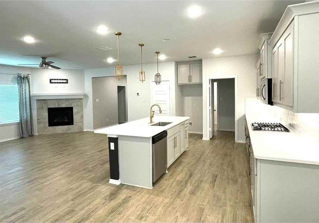 1700 Emilia Dr - Photo 6 of 10