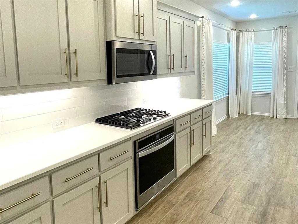 1700 Emilia Dr - Photo 7 of 10