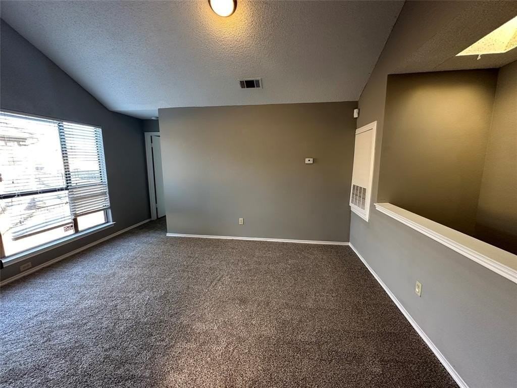 1312 Golden Gate Dr - Photo 5 of 18