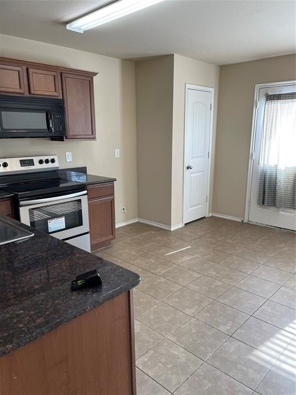 478 Harding Ln - Photo 5 of 22