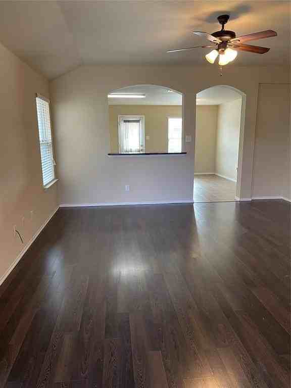 478 Harding Ln - Photo 7 of 22