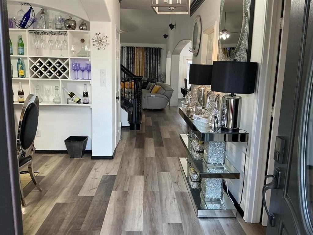 710 Boone Trl - Photo 4 of 31