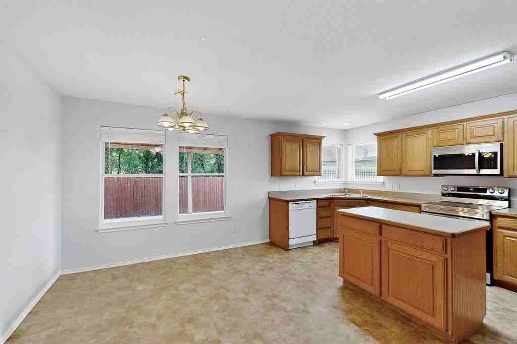 729 Ridgehill Dr - Photo 6 of 18