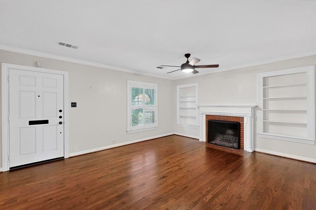 4810 Stanford Ave - Photo 4 of 24