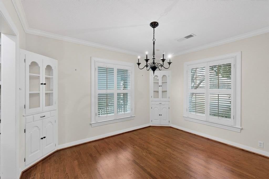 4810 Stanford Ave - Photo 7 of 24