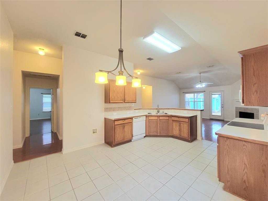 1056 Wood Brook Dr - Photo 5 of 30