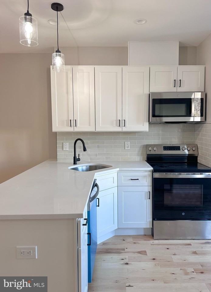 2821 W Girard Ave Apt 2nd #2ndFL - Photo 2 of 20