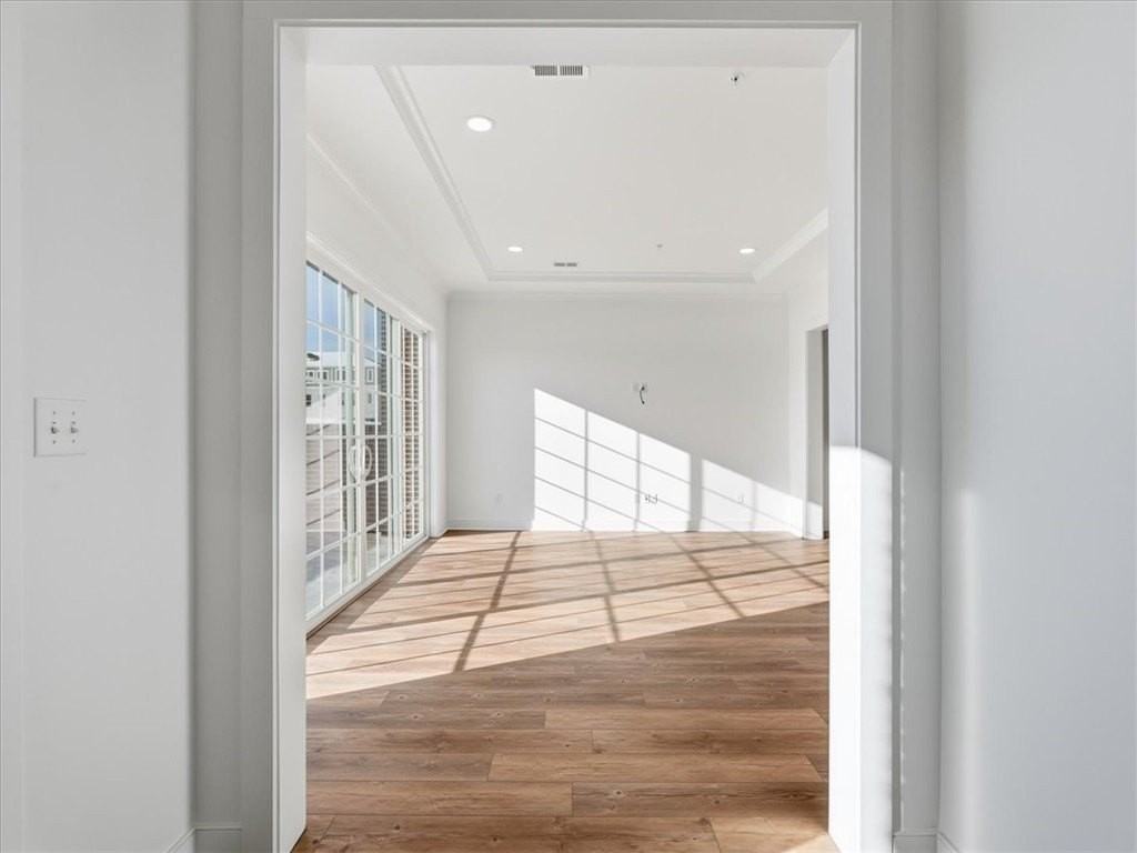 302 Highbridge Ln - Photo 2 of 32