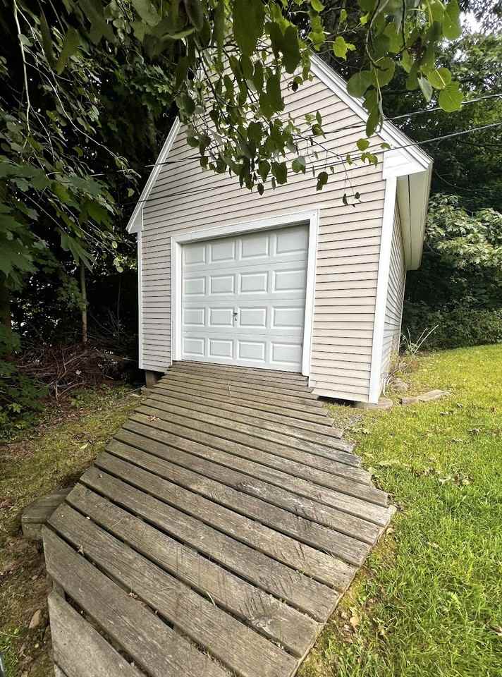 252 Windsor St - Photo 3 of 25