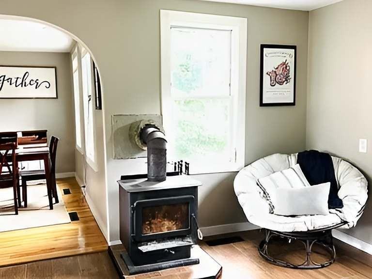 252 Windsor St - Photo 5 of 25