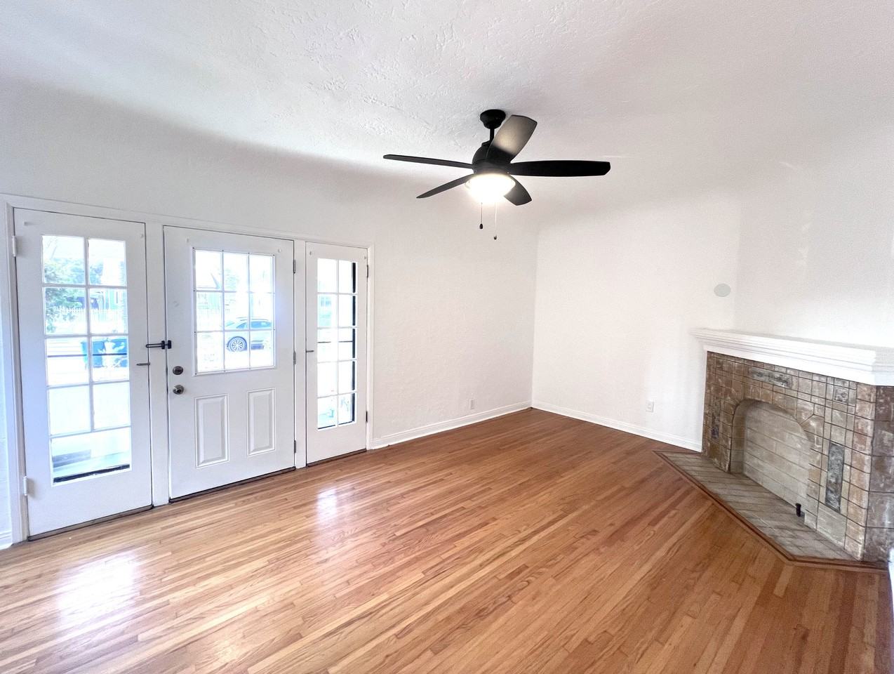 4626 6th Ave #4626 - Photo 4 of 24