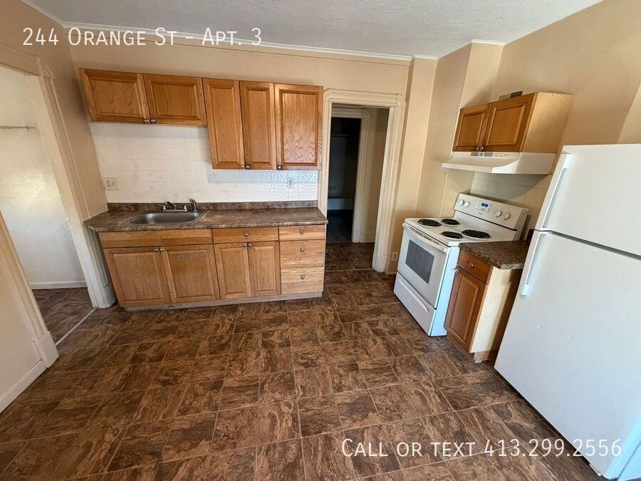 244 Orange St #3 - Photo 7 of 27