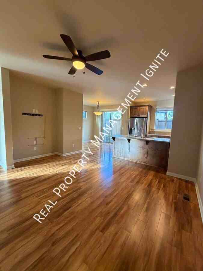 20794 Ne Comet Ln - Photo 3 of 13