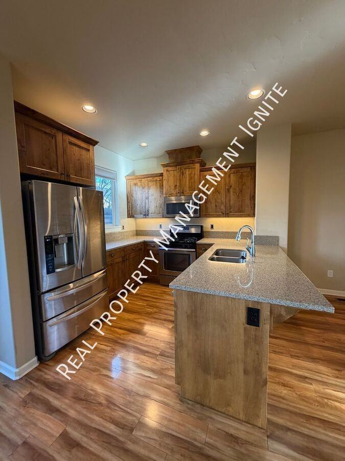 20794 Ne Comet Ln - Photo 4 of 13