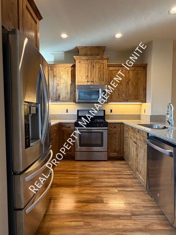 20794 Ne Comet Ln - Photo 5 of 13