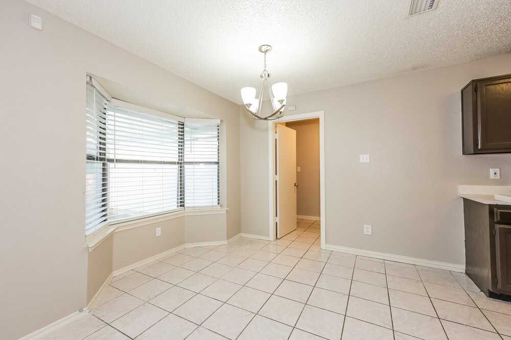 907 Cedar Run Dr - Photo 6 of 16