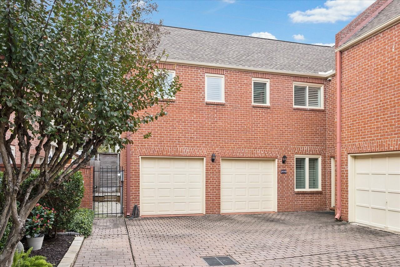 2113 Potomac Dr #2113D - Photo 4 of 15