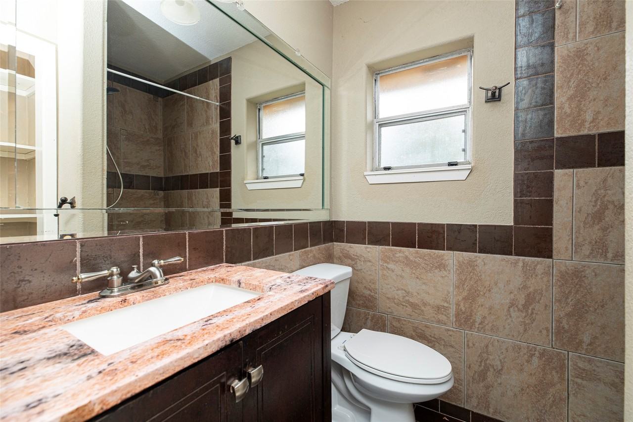 2706 Stetson Ln #2706 - Photo 2 of 46