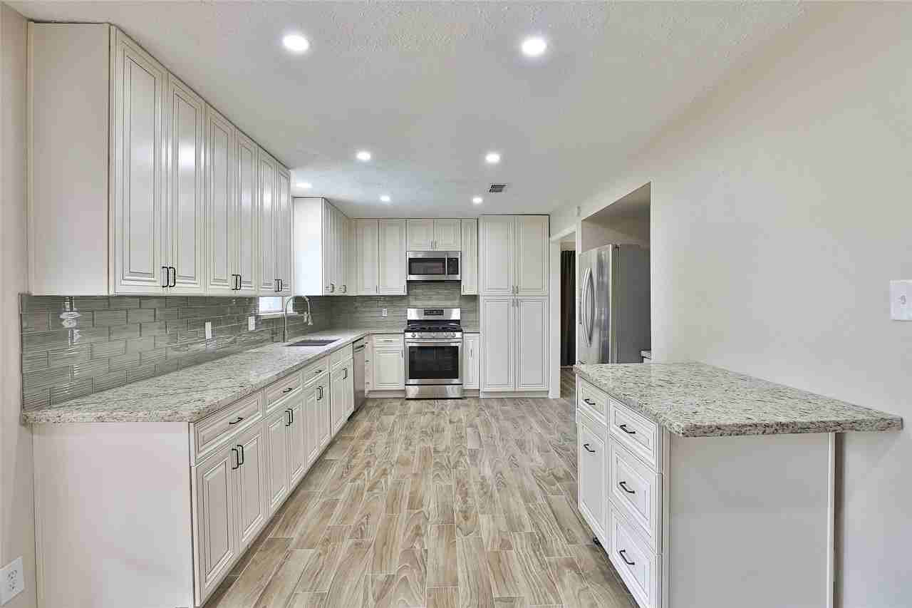 2706 Stetson Ln #2706 - Photo 4 of 46