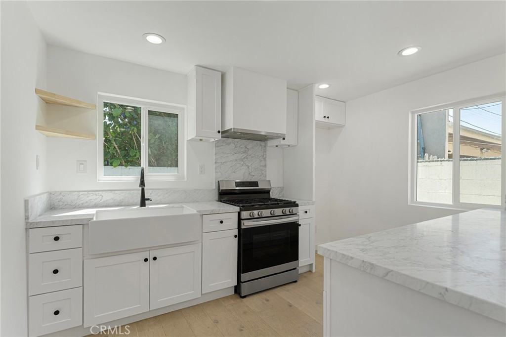 2742 S Sycamore Ave #2742 - Photo 4 of 11