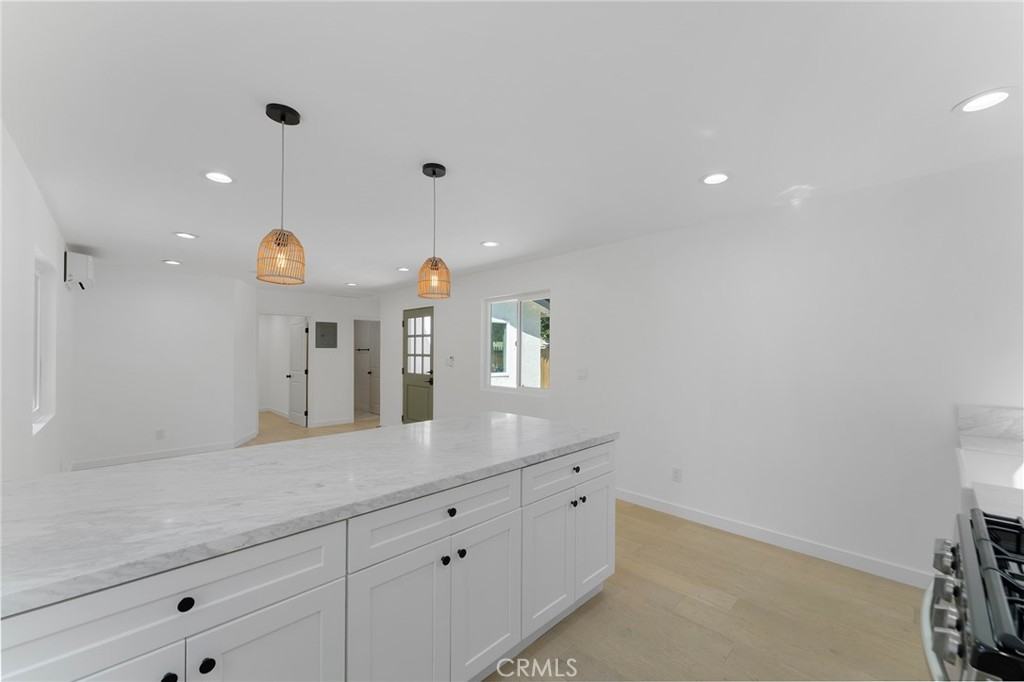 2742 S Sycamore Ave #2742 - Photo 6 of 11