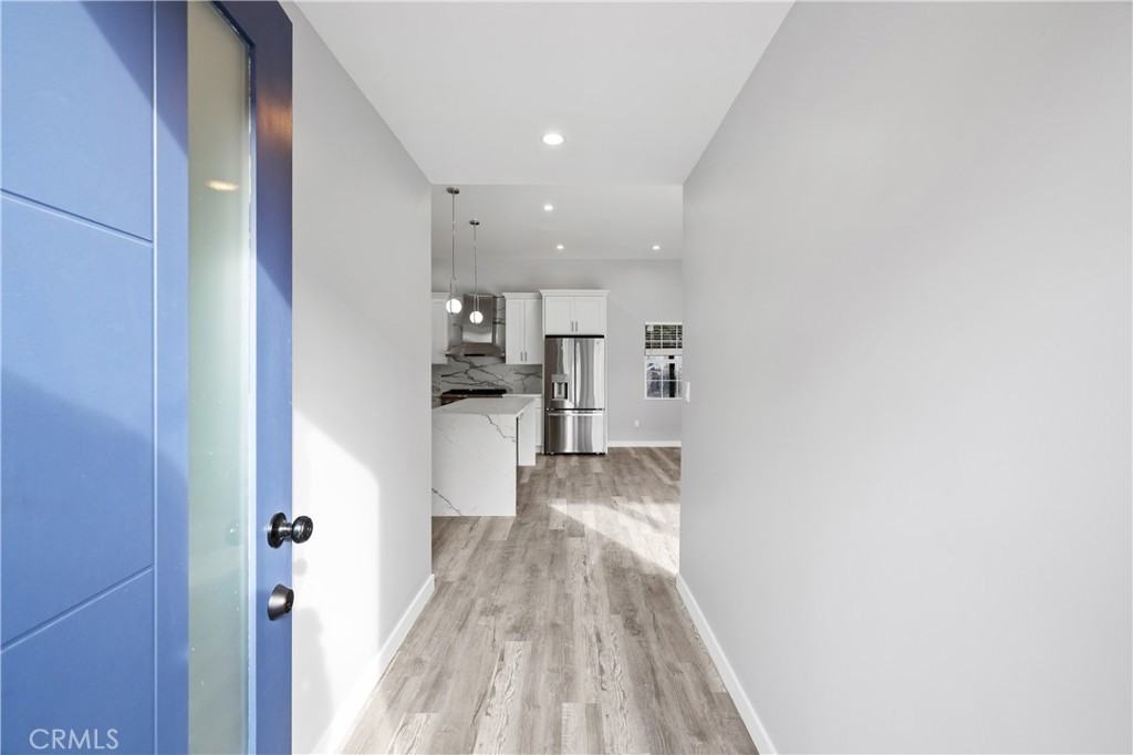 19613 Lanark St #196131-4 - Photo 4 of 38