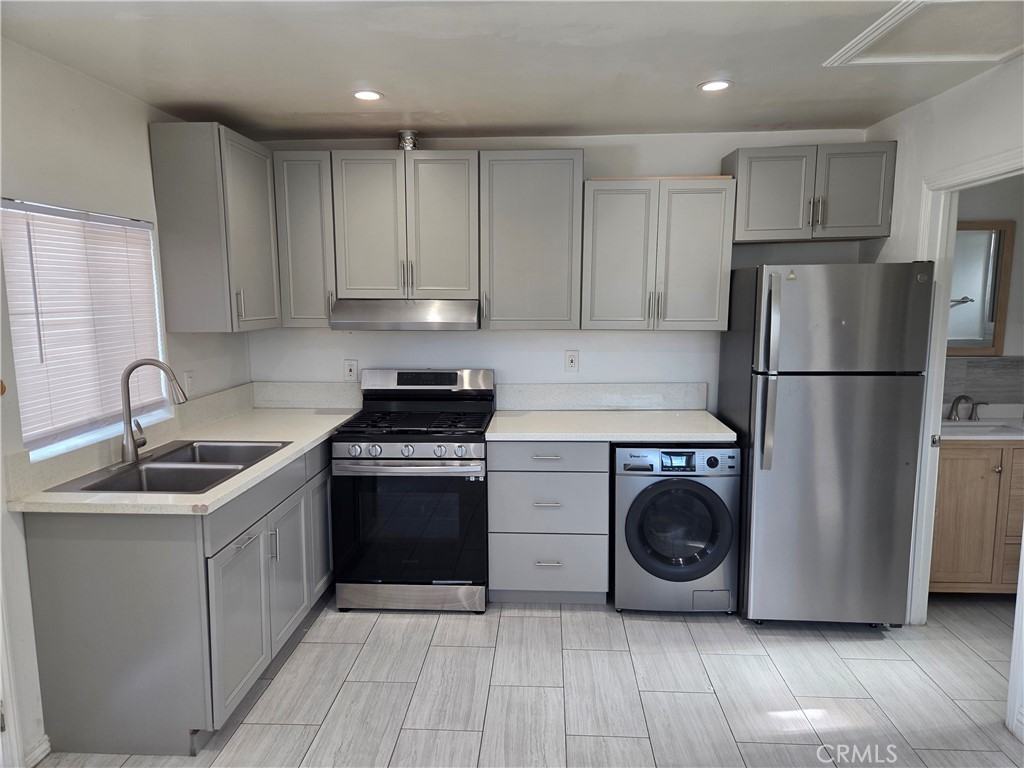 17728 Willard St #17728A - Photo 4 of 5