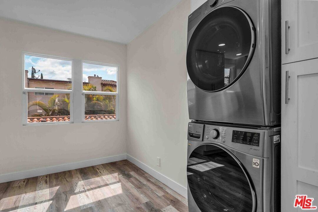 11575 Riverside Dr #11575 - Photo 2 of 16