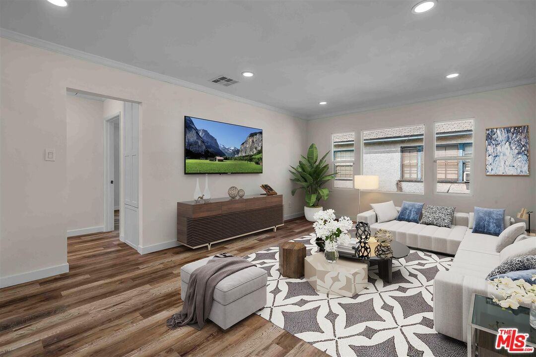 11575 Riverside Dr #11575 - Photo 3 of 16