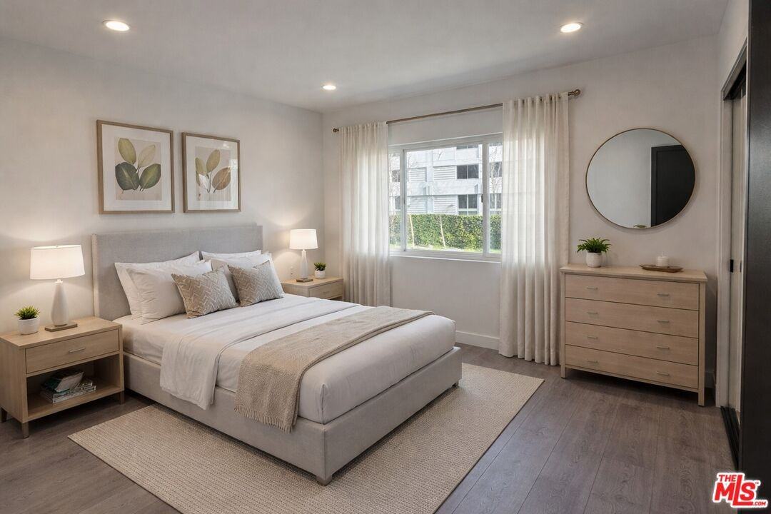 465 S Le Doux Rd #465 - Photo 2 of 4