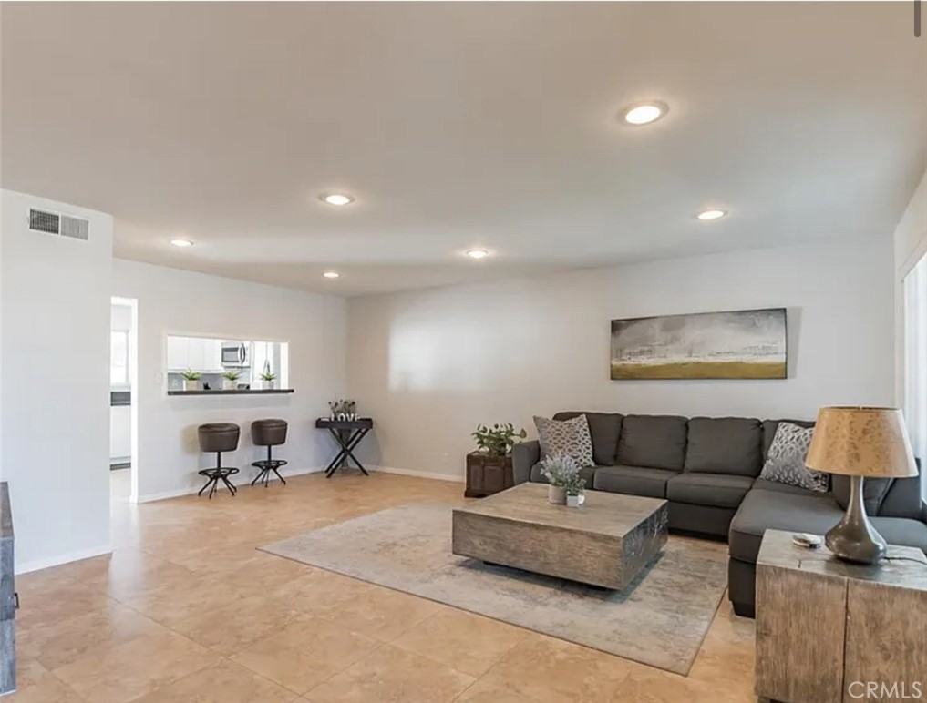 19110 Kittridge St #19110-5 - Photo 5 of 21