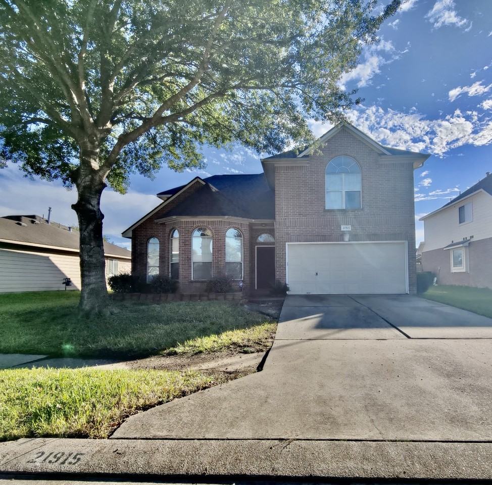 21915 Stockbridge Ln #21915 - Photo 5 of 25