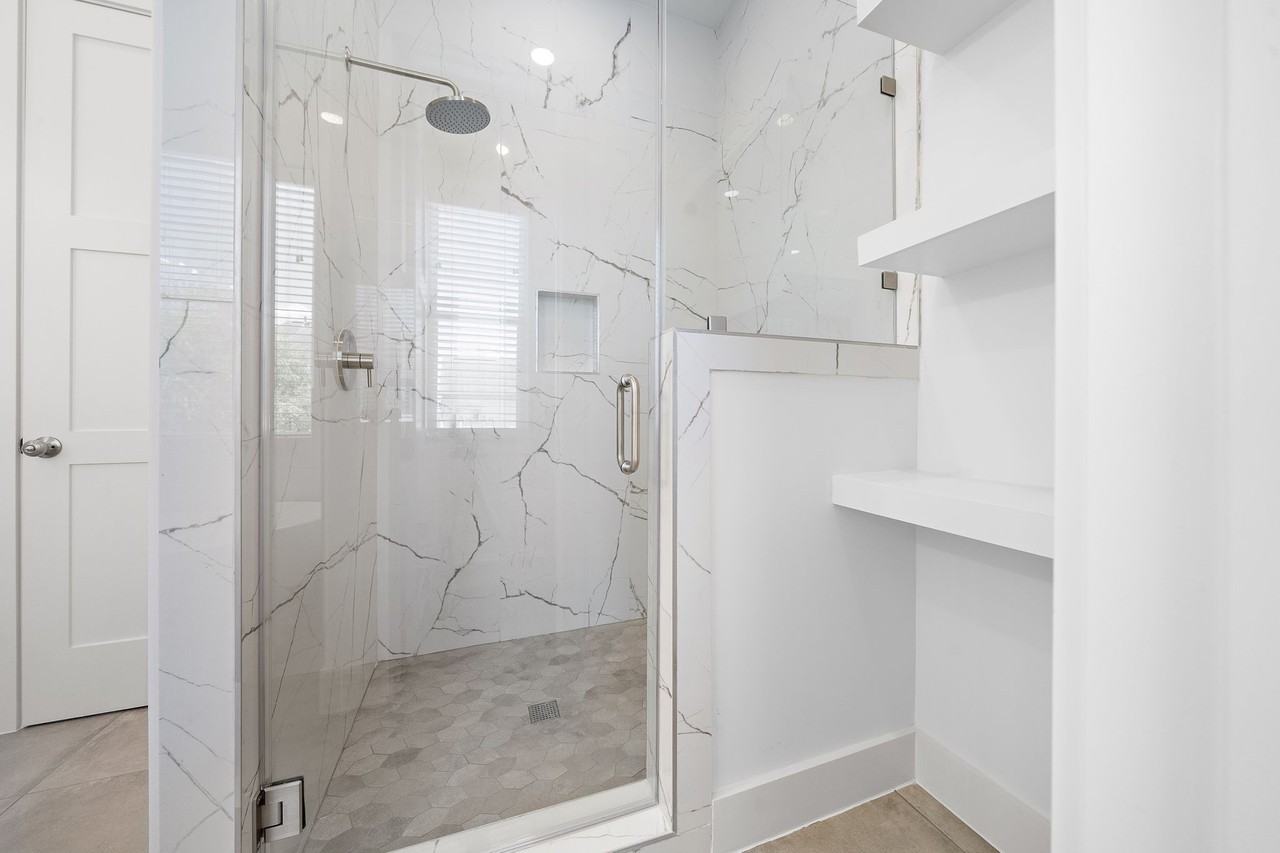 1015 W 24th St #1015B - Photo 7 of 19