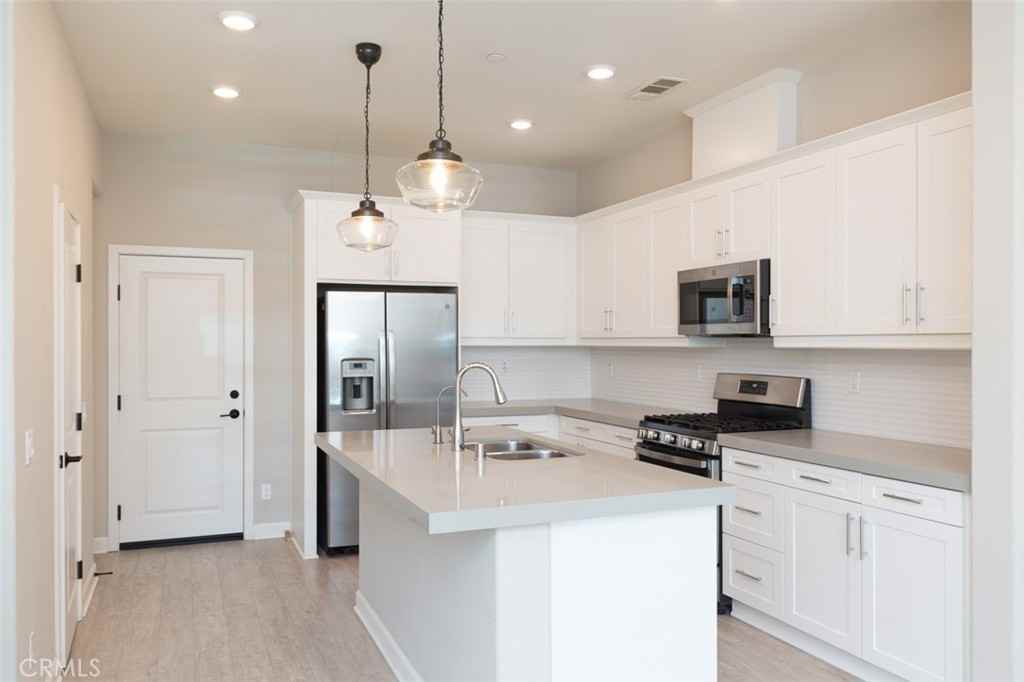 1095 Delpy View Pt #1095 - Photo 3 of 30