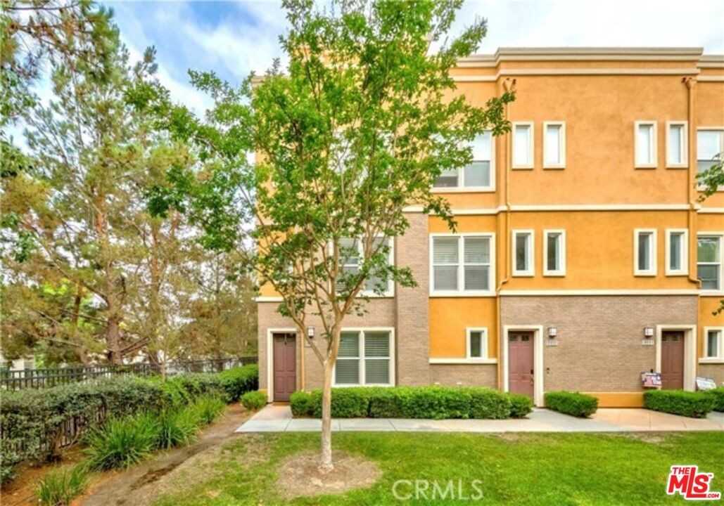 1108 Jewett Dr #1108 - Photo 4 of 8