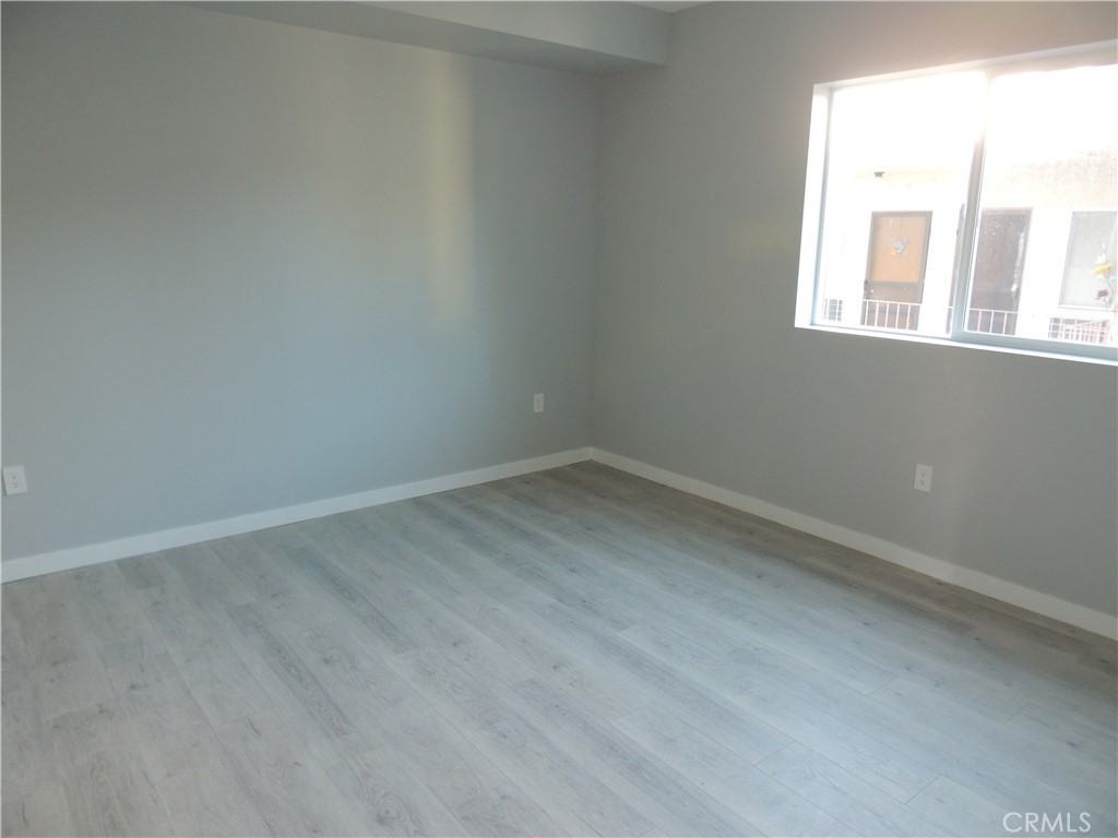 22735 Del Valle St #22735-4 - Photo 2 of 16