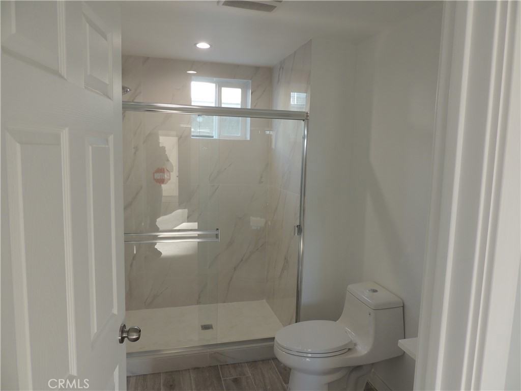 22735 Del Valle St #22735-4 - Photo 3 of 16