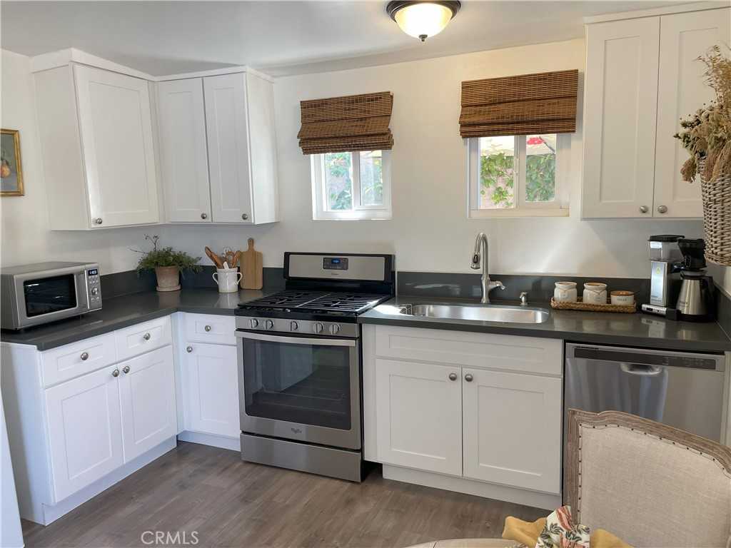 2016 W 146th Pl #20161-2 - Photo 4 of 10