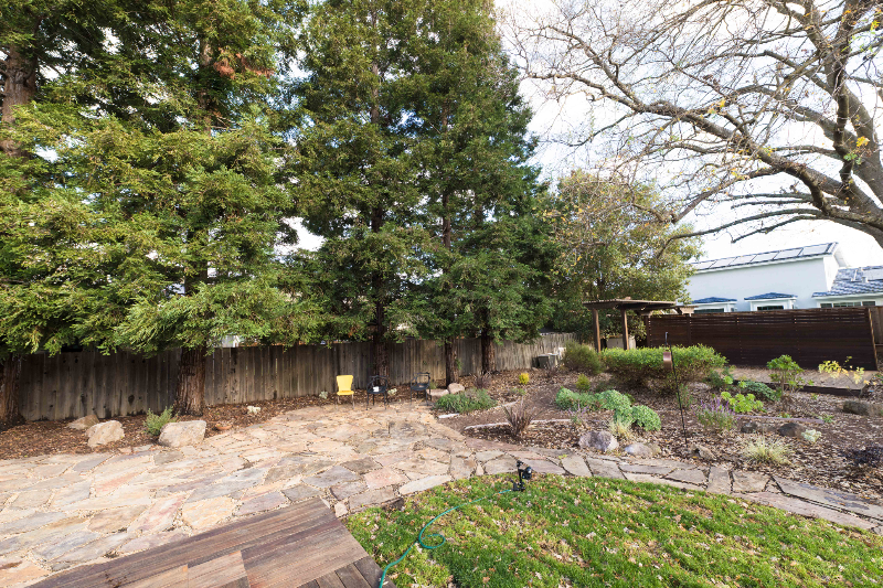 421 Kahrs Ave - Photo 6 of 30