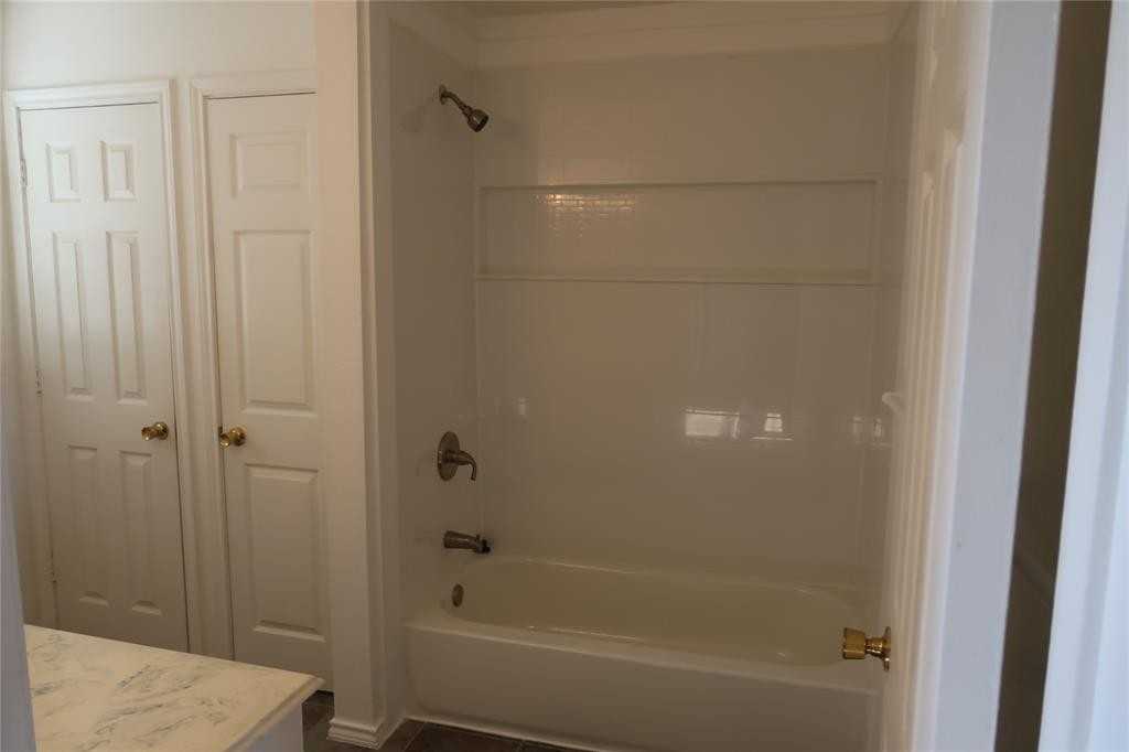 406 N Denny St #406B - Photo 3 of 12