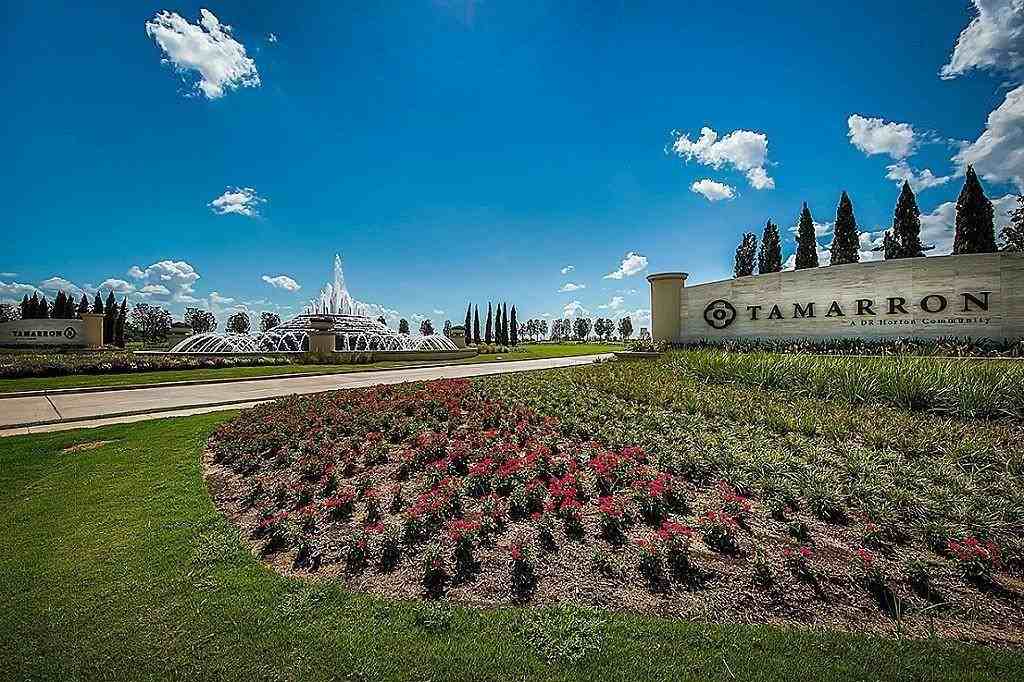 29210 Jacobs River Dr #29210 - Photo 3 of 11