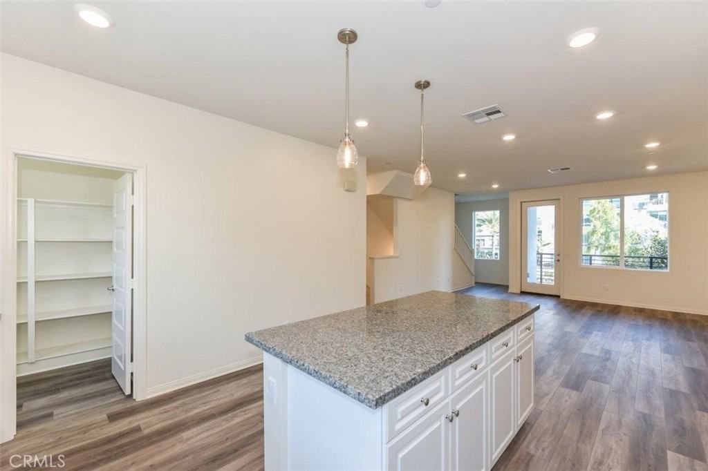 106 Unity #106 - Photo 2 of 32