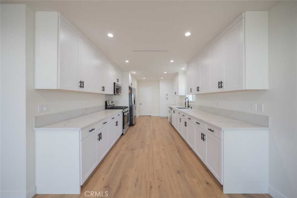 14727 Leadwell St #14727 - Photo 2 of 12