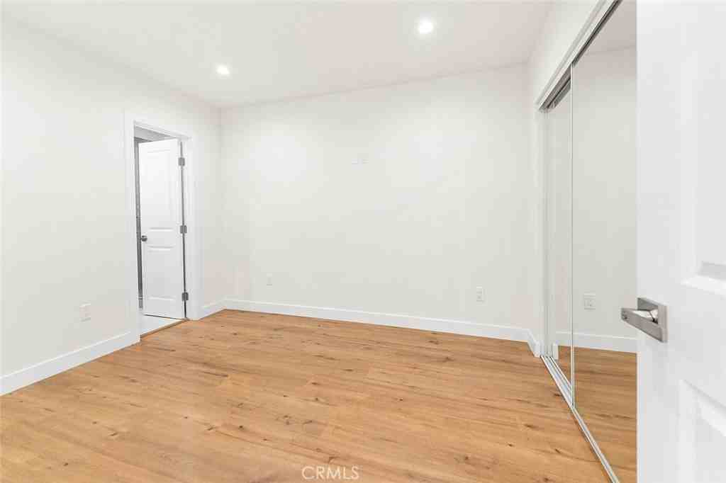 14727 Leadwell St #14727 - Photo 5 of 12